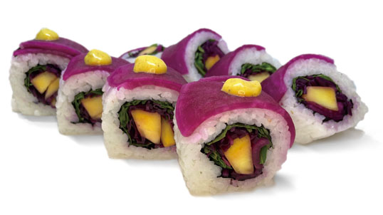 Veggi-Lila-Roll
mit frischer Mango, Rucola,
Rotkohl, Rettich,
Curry-Mango-Sauce